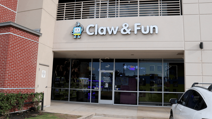 Marquee for Claw & Fun in Katy, TX